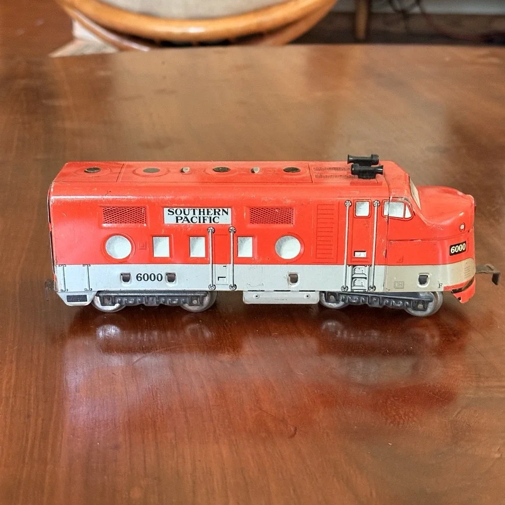 Vintage Marx O Gauge Southern Pacific 6000 Tin Litho Diesel Locomotive A-B Set